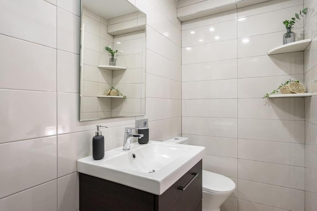 El Patio De Schulz Apartment Gijon Bagian luar foto