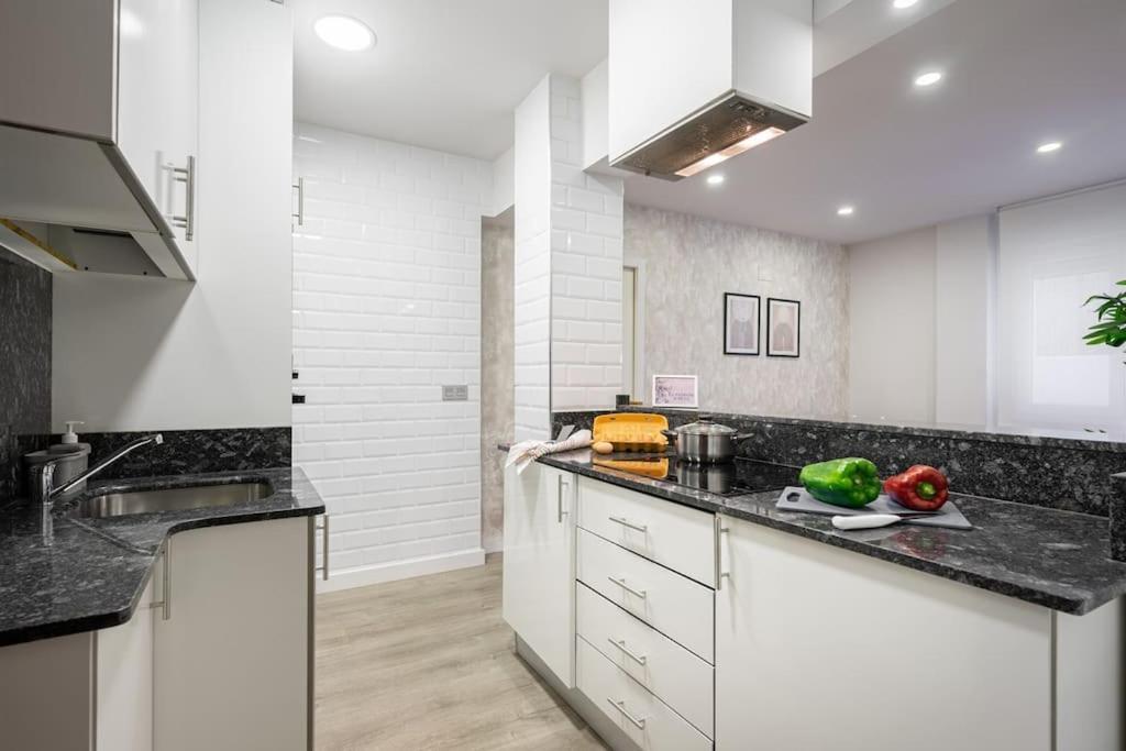 El Patio De Schulz Apartment Gijon Bagian luar foto